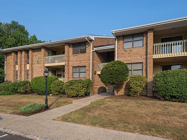 Colony Oaks — Photo 29