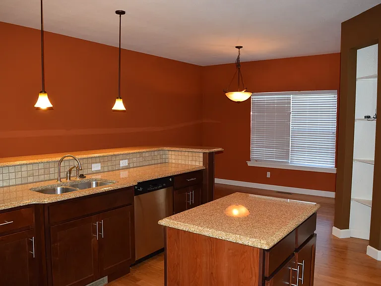 16218 Heartland Ln — Photo 8