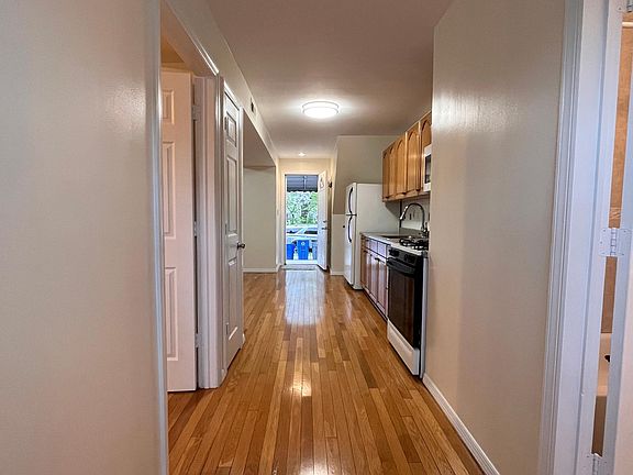 3rd image of 293 Huntington Ave