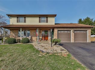 293 Sarah Beth Ln, Bethlehem, PA 18020