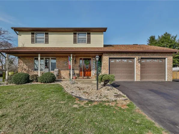 293 Sarah Beth Ln, Bethlehem, PA 18020