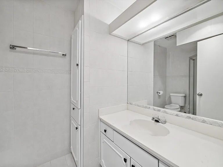 5815 Lynbrook Dr #103 — Photo 14