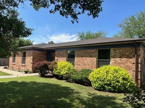 2140 Dahlia Ln, Liberal, KS 67901