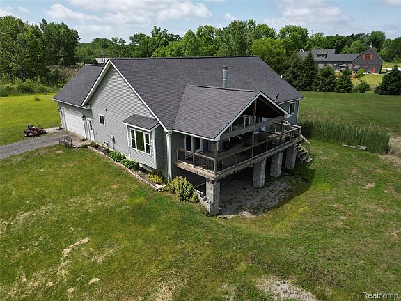 4th image of 2543 Greenwood Rd