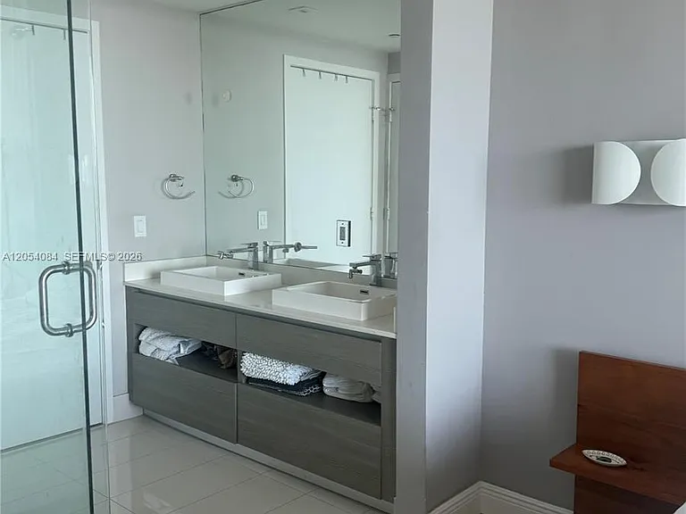 460 NE 28th St #803 — Photo 32