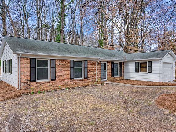 3rd image of 5105 Amberhill Dr