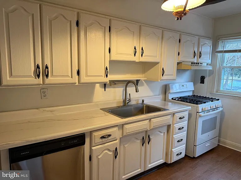 345 Old Trl — Photo 9