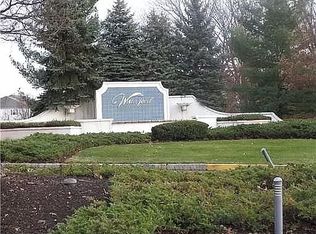 726 Waterford Dr #726, Edison, NJ 08817