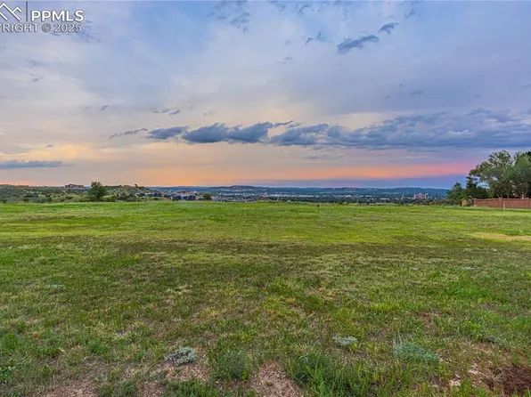 2 Mesa Ln, Colorado Springs, CO 80906