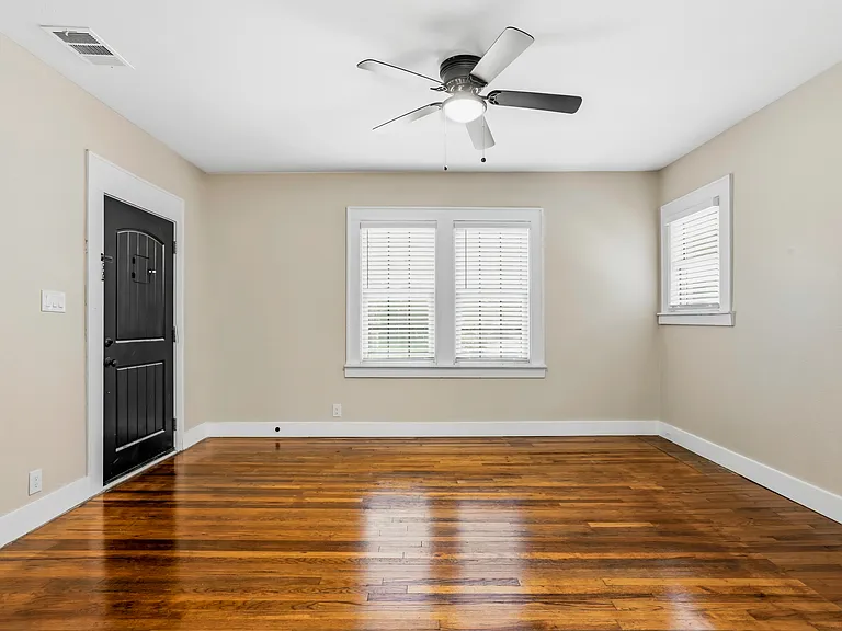 2319 Dell St — Photo 6