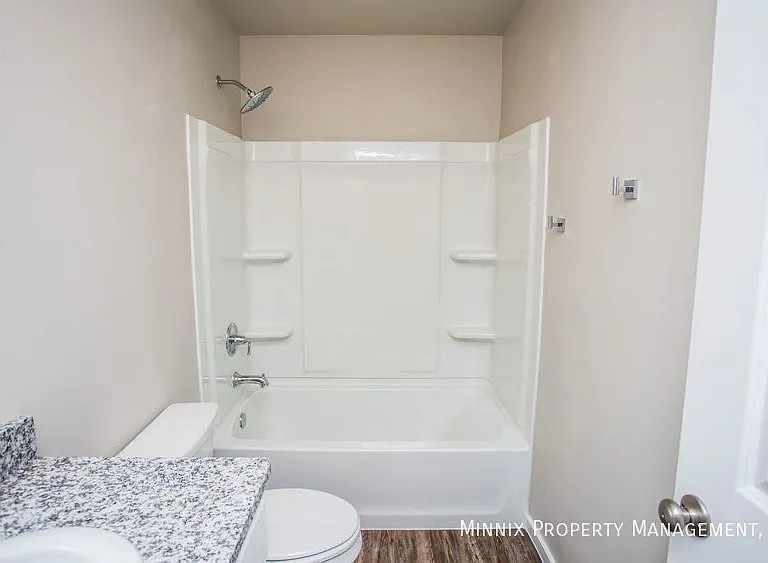 2113 N Avenue L — Photo 4