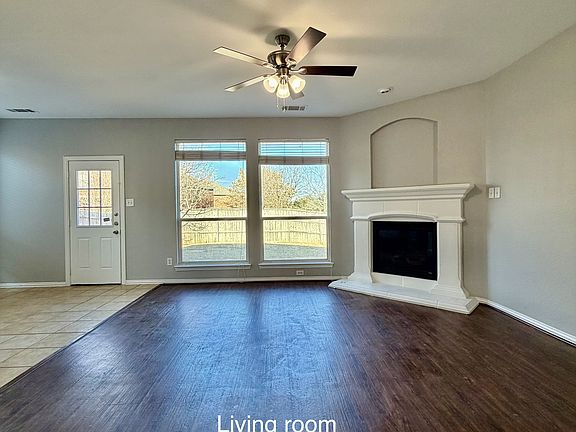 3rd image of 2821 Lynx Ln