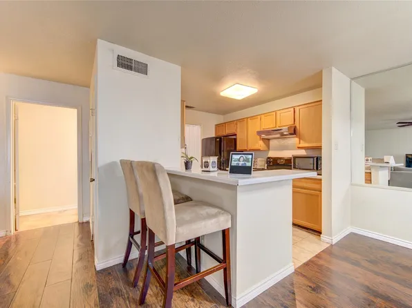 8245 Creekbend Dr, Houston, TX 77071