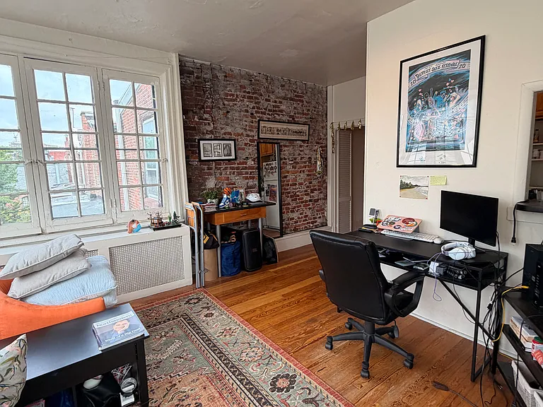 2104 Pine St #3R — Photo 8