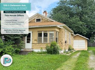 1315 S Delaware Ave, Mason City, IA 50401