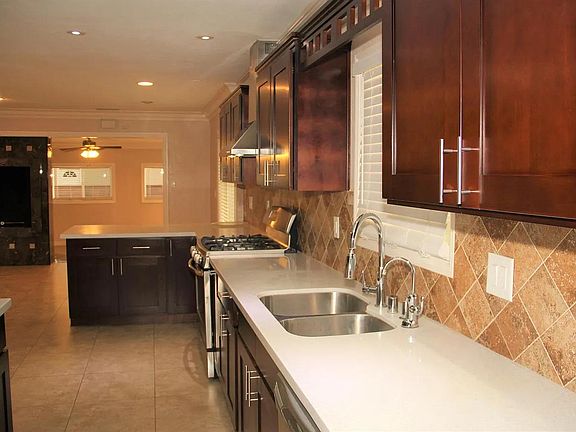 4th image of 11662 Palmwood Dr
