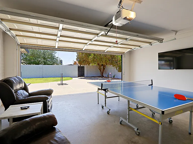 8301 E Meadowbrook Ave — Photo 29