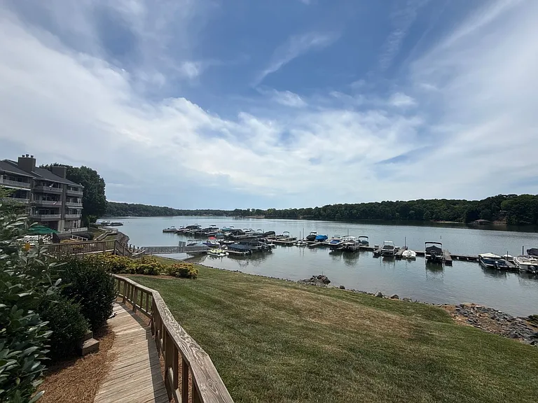 9817 Emerald Point Dr #8 — Photo 25
