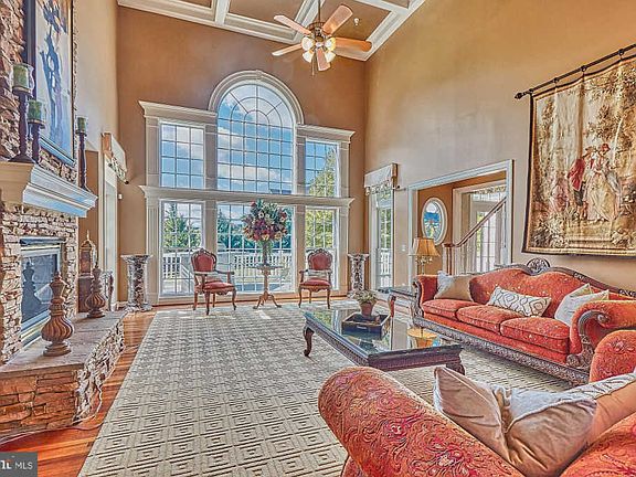 3rd image of 35661 Glencoe Ct
