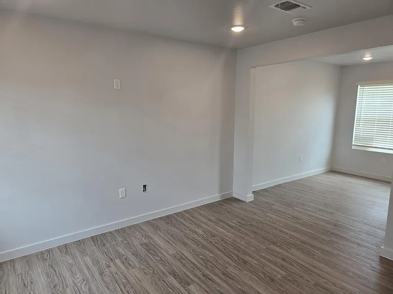 Sabine Apartments — Photo 7