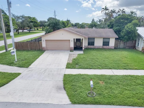2404 SW 12th Court, Deerfield Beach, FL 33442
