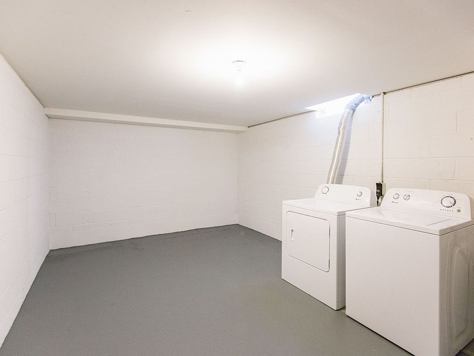 649 W Maple Rd Apt 4, photo 10