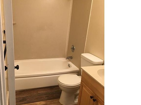 5th image of 3645 Dimond Ave APT 8