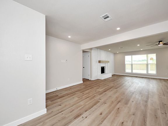 3rd image of 6815 Rockergate Dr