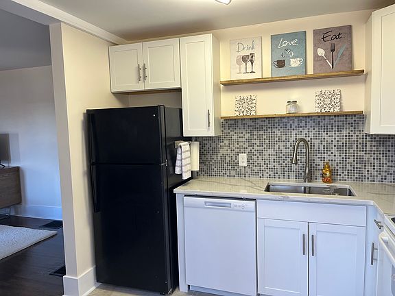 2nd image of 144 Lanneau Dr