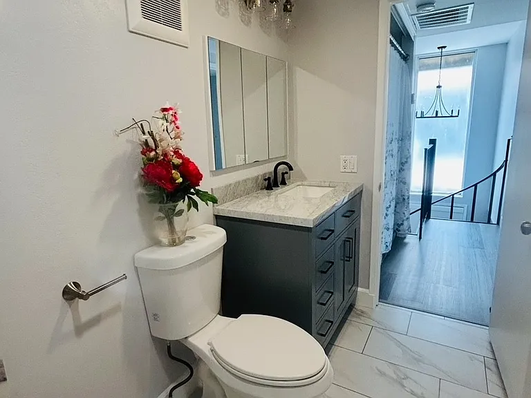 1601 E Cypress St #B — Photo 4