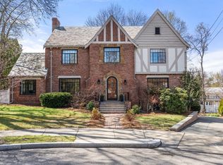 16 Overlook Park, Newton, MA 02459