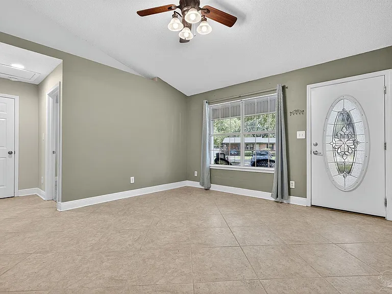 7117 Dale St — Photo 10