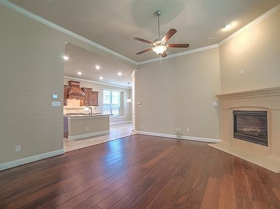 2nd image of 7123 Isle Royal Ln