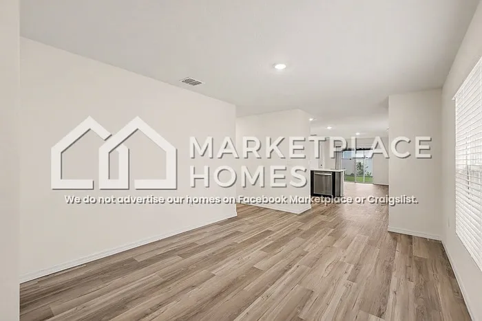 3 bed, 2.0 bath, 1504 sqft, $1,900 — Photo 4