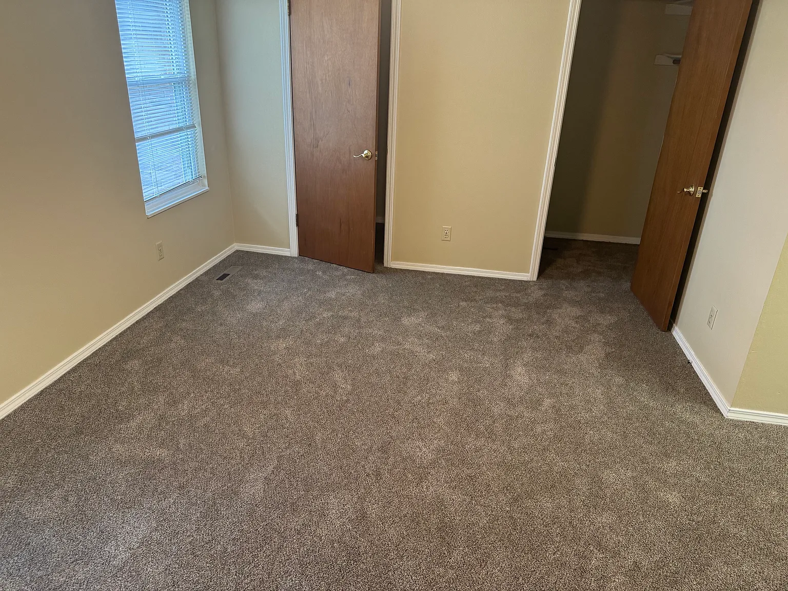 3 bed, 110 sqft, $1,150 — Photo 4