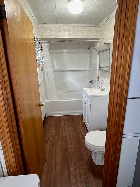 Full bathroom