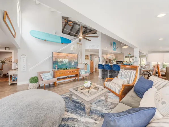 (undisclosed Address), Makawao, HI 96768