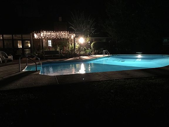 2nd image of 106 Brookview Ter