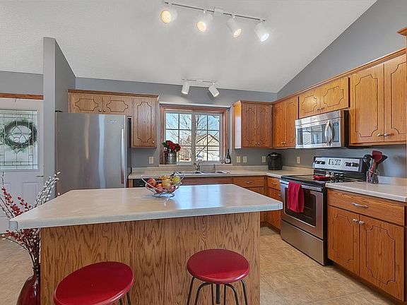 5th image of 1672 Forest Glen Cir