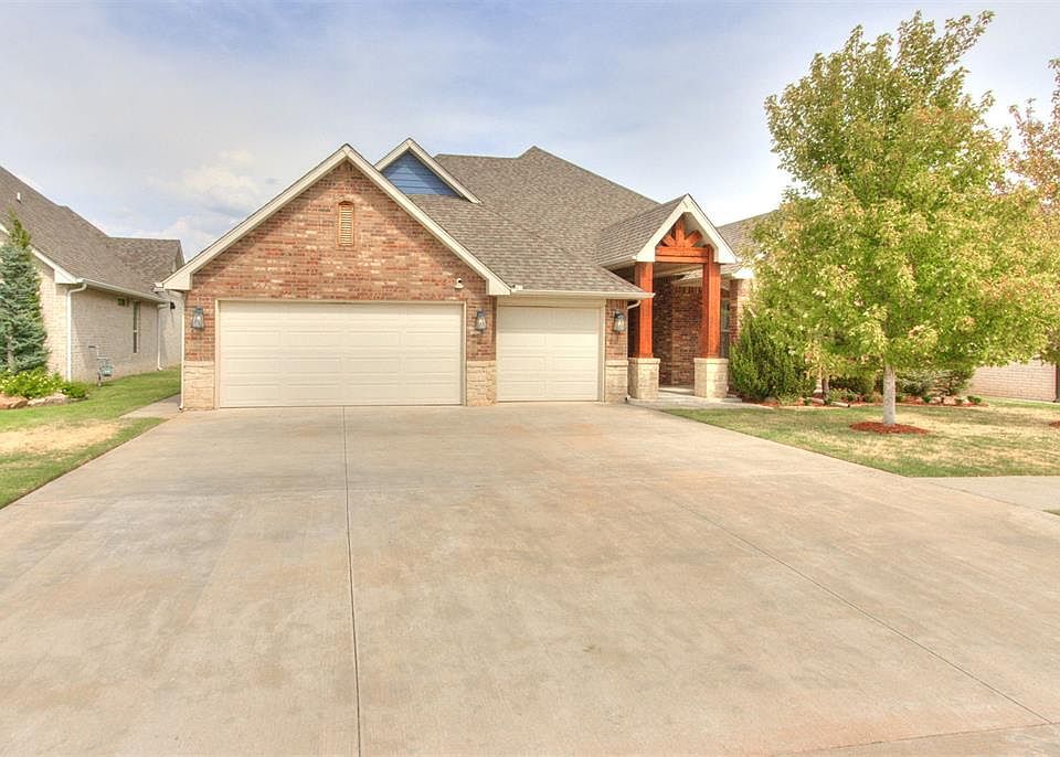 1st image of 2424 Crystal Creek Dr