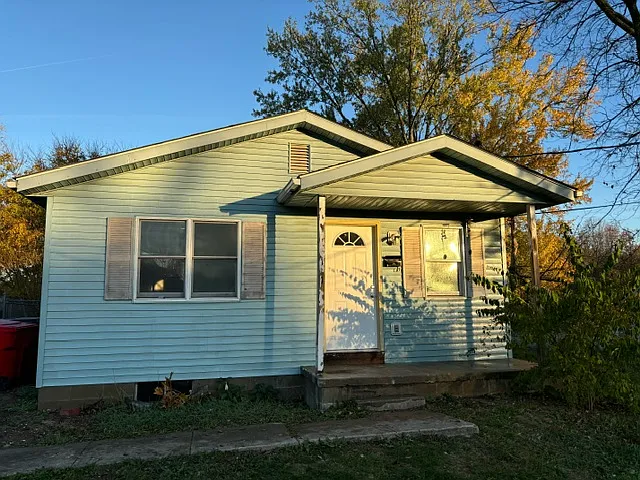 3 bed, 960 sqft, $1,600 — Photo 3