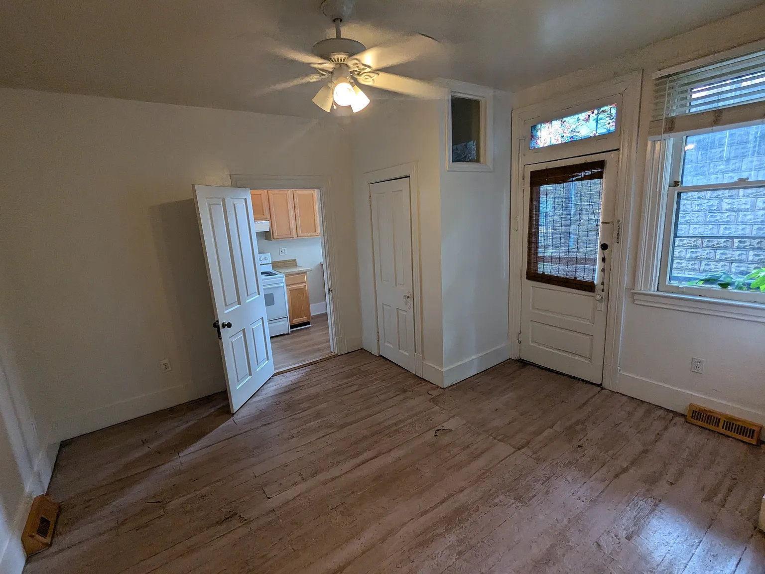 2 bed, 800 sqft, $1,700 — Photo 4
