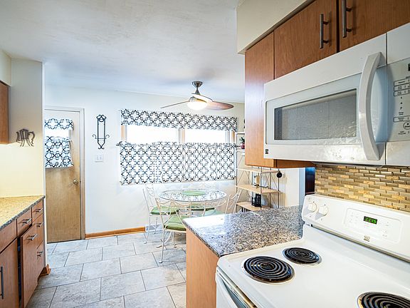 4th image of 10128 S Karlov Ave