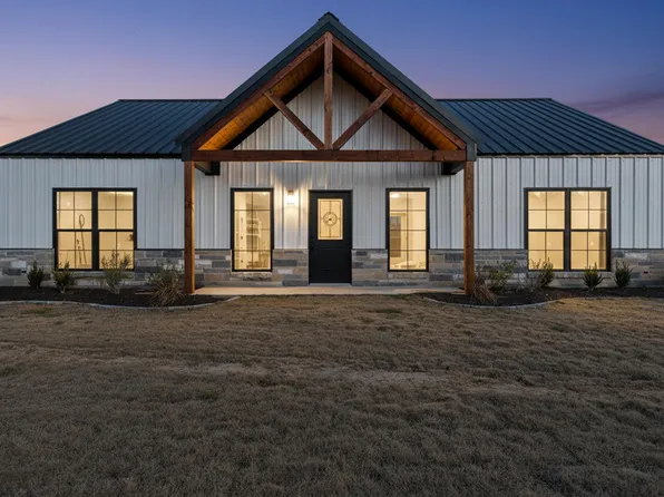 623 County Road 310, De Berry, TX 75639