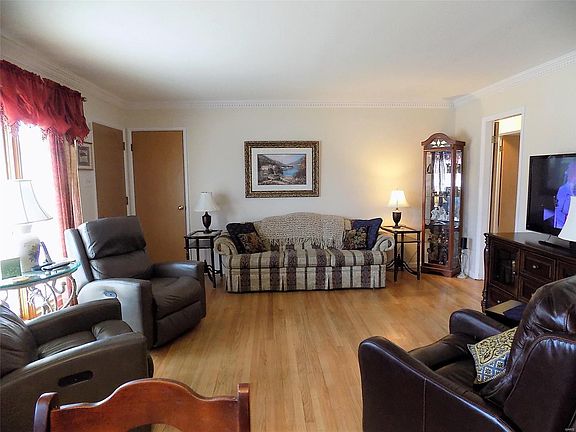 4th image of 6104 Deerwood Dr