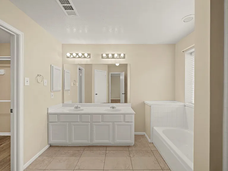6355 Northland Dr — Photo 16
