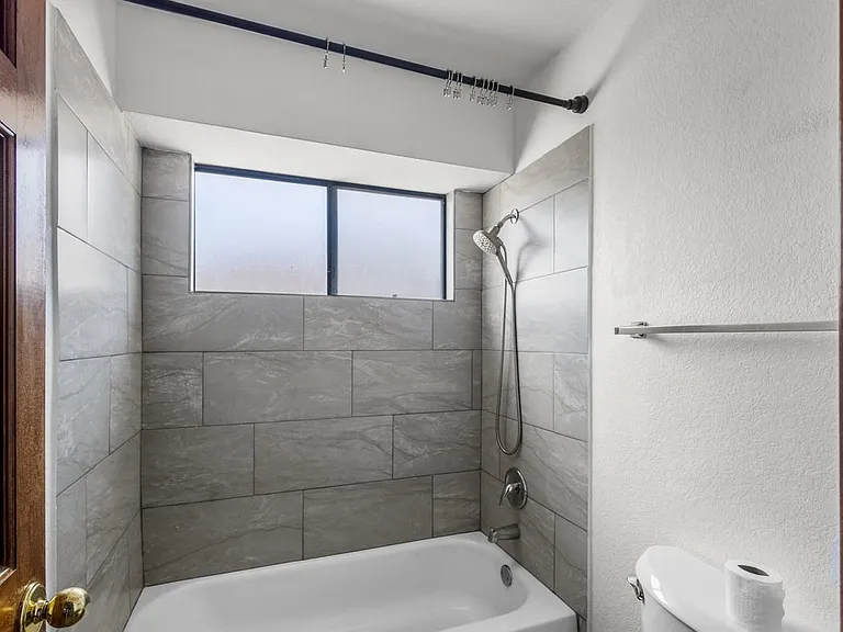 1143 N Ironwood Ct #N — Photo 17