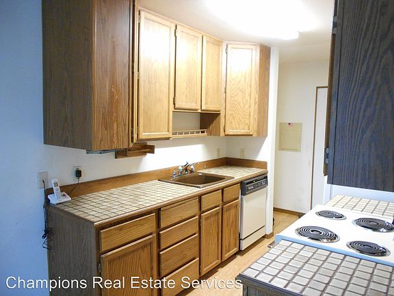 5th image of 9800 Roosevelt Way NE APT 21