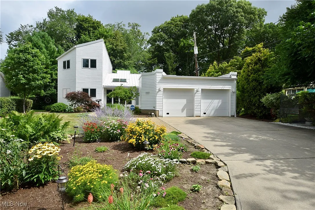 3559 Birchtree Path photo 1