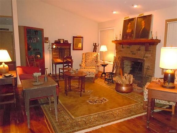 3rd image of 15632 Hedgeford Ct